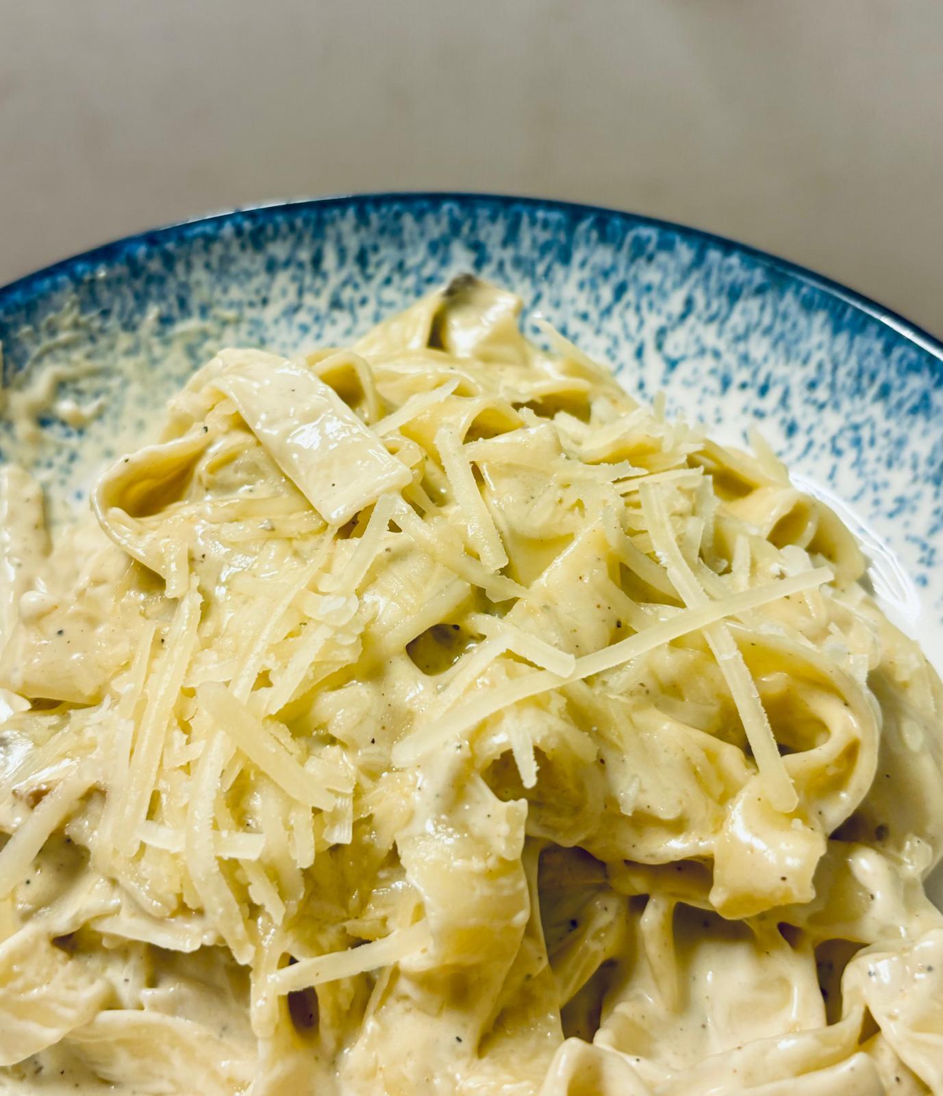 Kremalı Mantarlı Tavuklu Fettucine